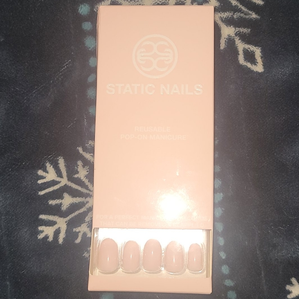 Static nails reusable pop-on manicure